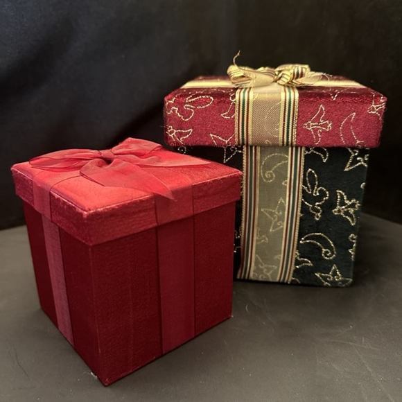 Elegant Christmas Luxury Gift Boxes Small Med Large Red Gold Green Fabric Ribbon - Picture 4 of 15
